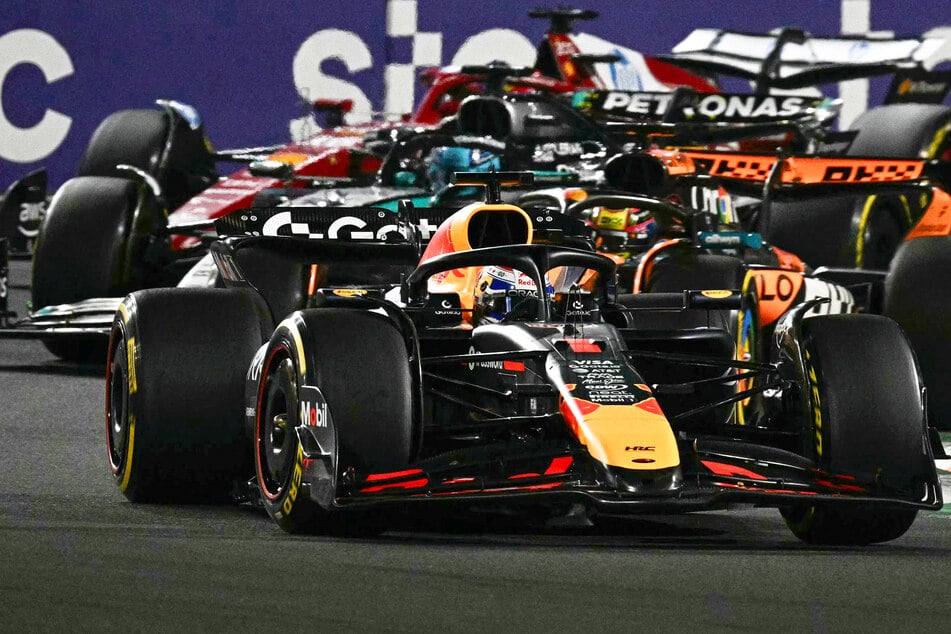 Chaotischer Start in Saudi-Arabien: Strafe kostet Verstappen nächsten Formel-1-Sieg