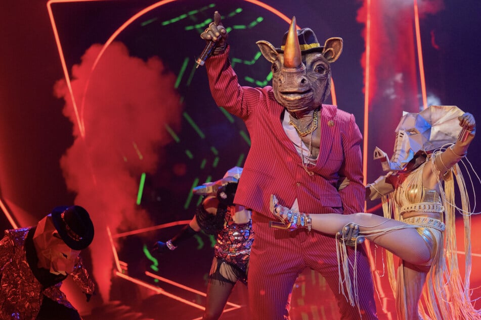 The Masked Singer: The Masked Singer: Ex-Weltmeister als Nashorn enttarnt!