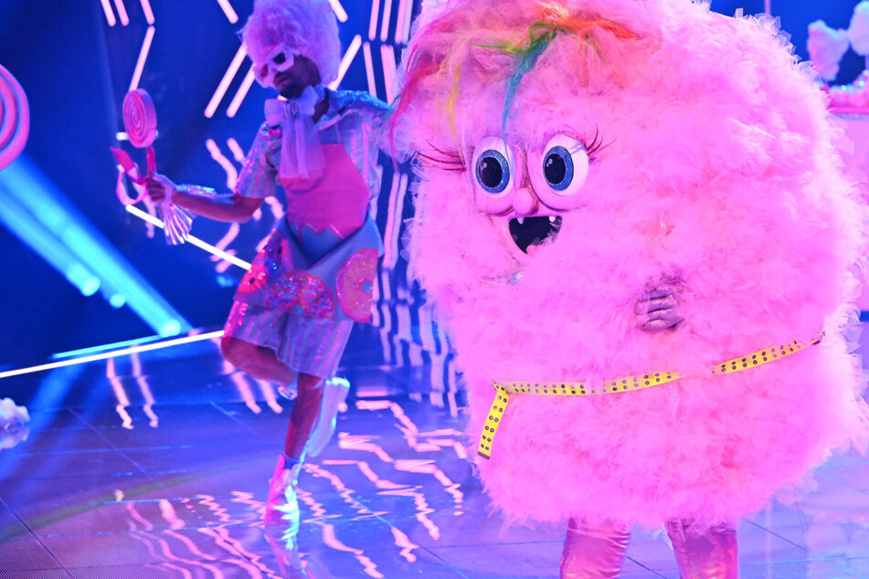 The Masked Singer: Doppeltreffer bei "The Masked Singer": Zuckerwatte und Mysterium entlarvt!