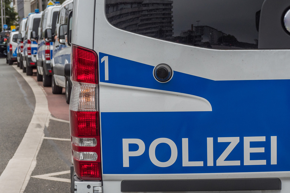 In Thüringen und Hessen wurden im Zuge eines Ermittlungsverfahrens mehrere Durchsuchungsbeschlüsse vollstreckt. (Symbolbild)