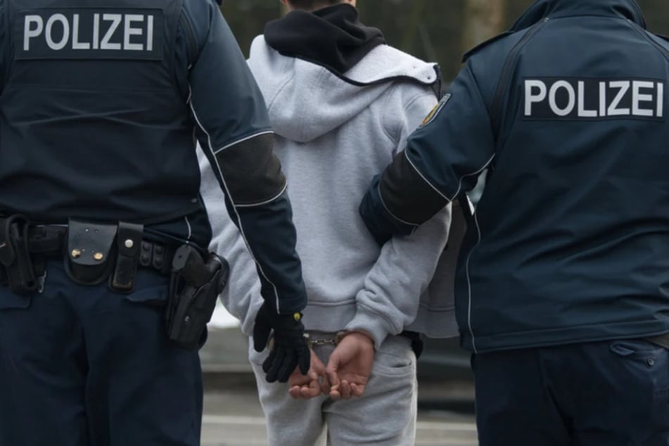 Berlin: Massenschlägerei mit Schlagstöcken: Rund 50 Menschen kloppen sich in Gesundbrunnen