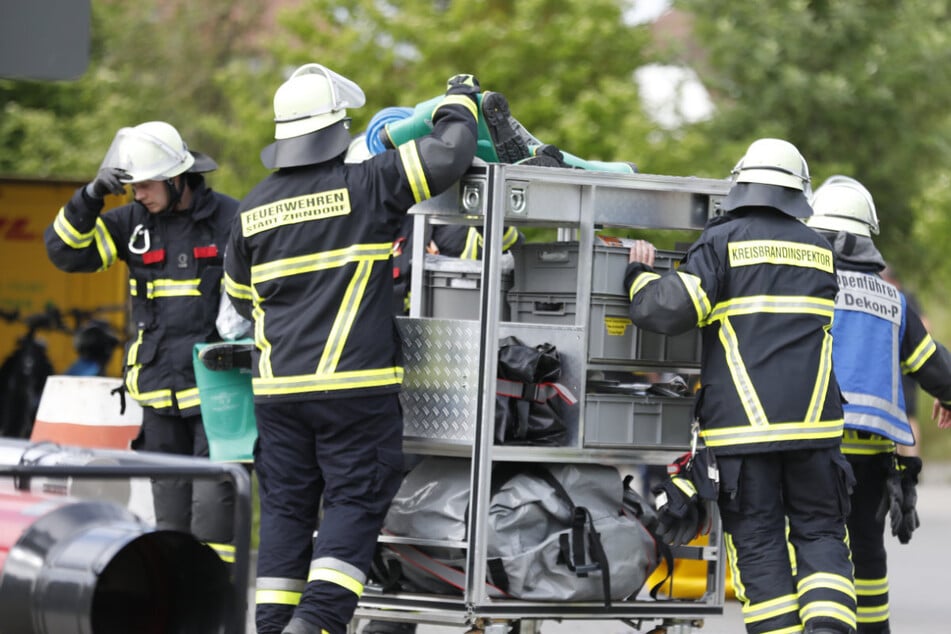 Verdächtiges weißes Pulver: 15 Mitarbeiter in DHL-Zentrum verletzt