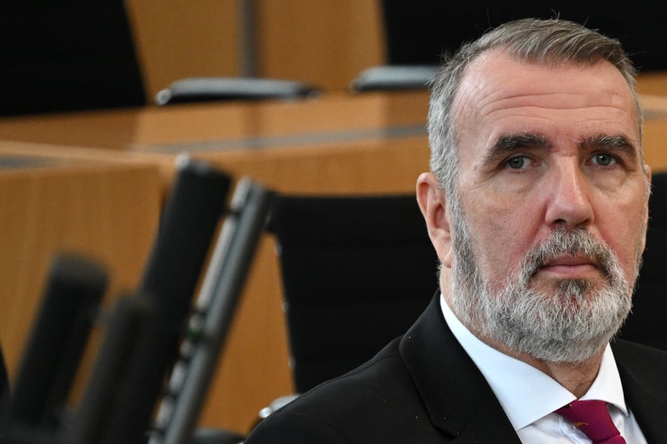 Was ist denn da los? BSW-Minister spricht beim Thema Brombeer-Koalition von "Bauchschmerzen"!