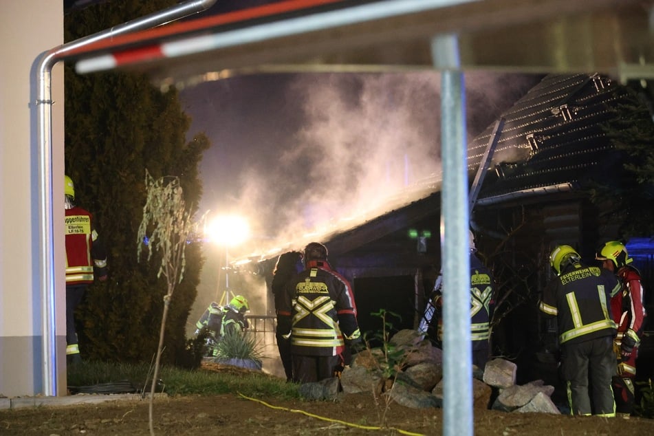 Flammen-Inferno im Erzgebirge! Polizei ermittelt wegen Brandstiftung