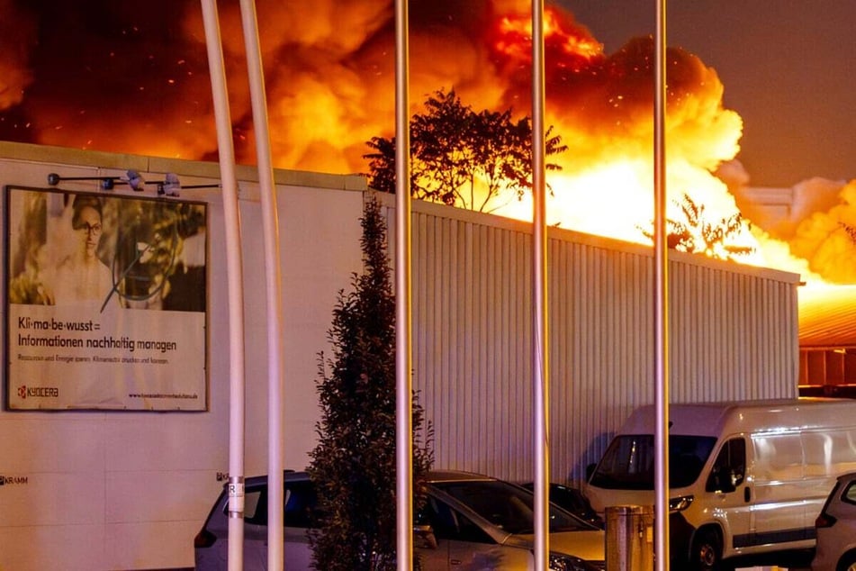 Knapp elf Millionen Euro Schaden durch Brandstiftung: Verdächtiger (19) gefasst